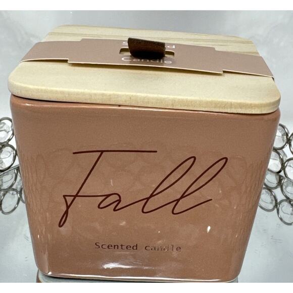 Huntington Home Fall Soy Scented Candle Amber, Leathery Guaiacwood & Sandalwood - Picture 4 of 8